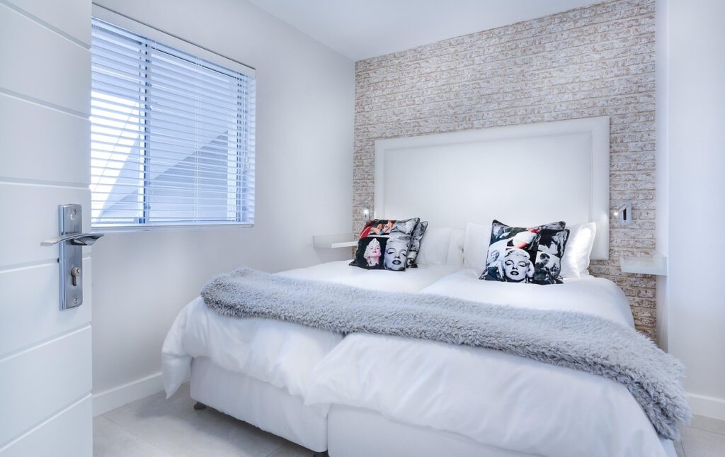 combinar suelo gris con muebles de dormitorio