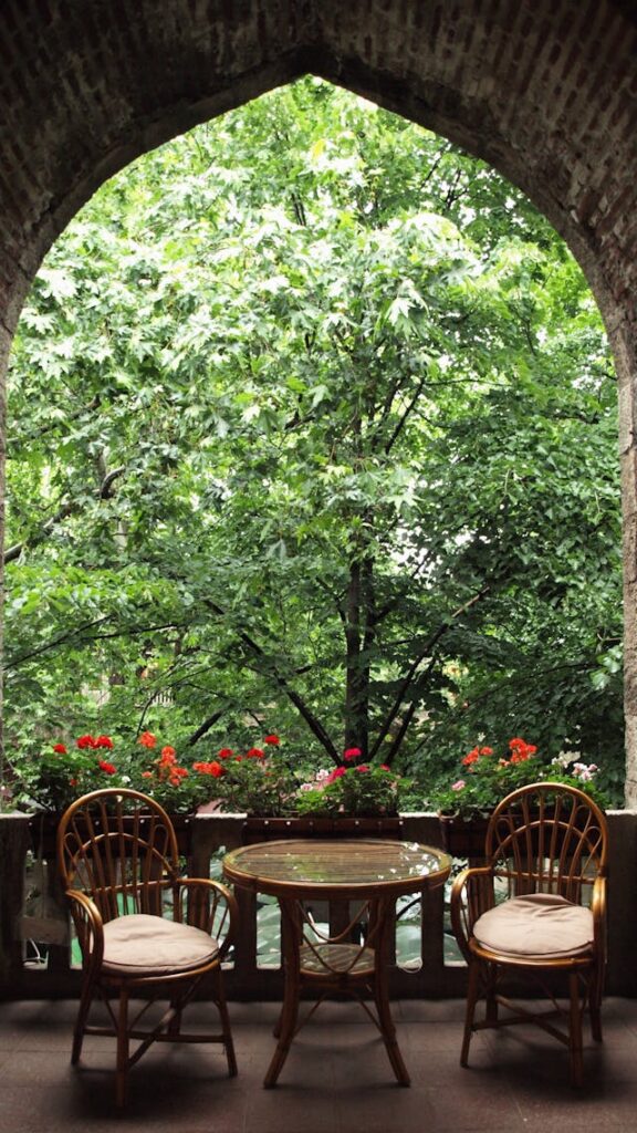 cómo decorar balcones pequeños con encanto