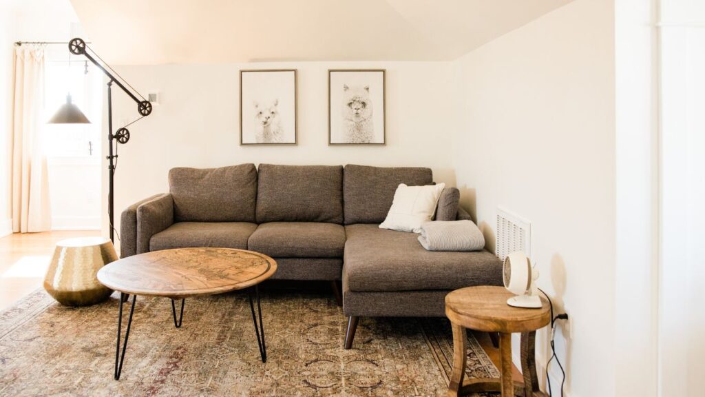 decorar salón pequeño para que parezca grande