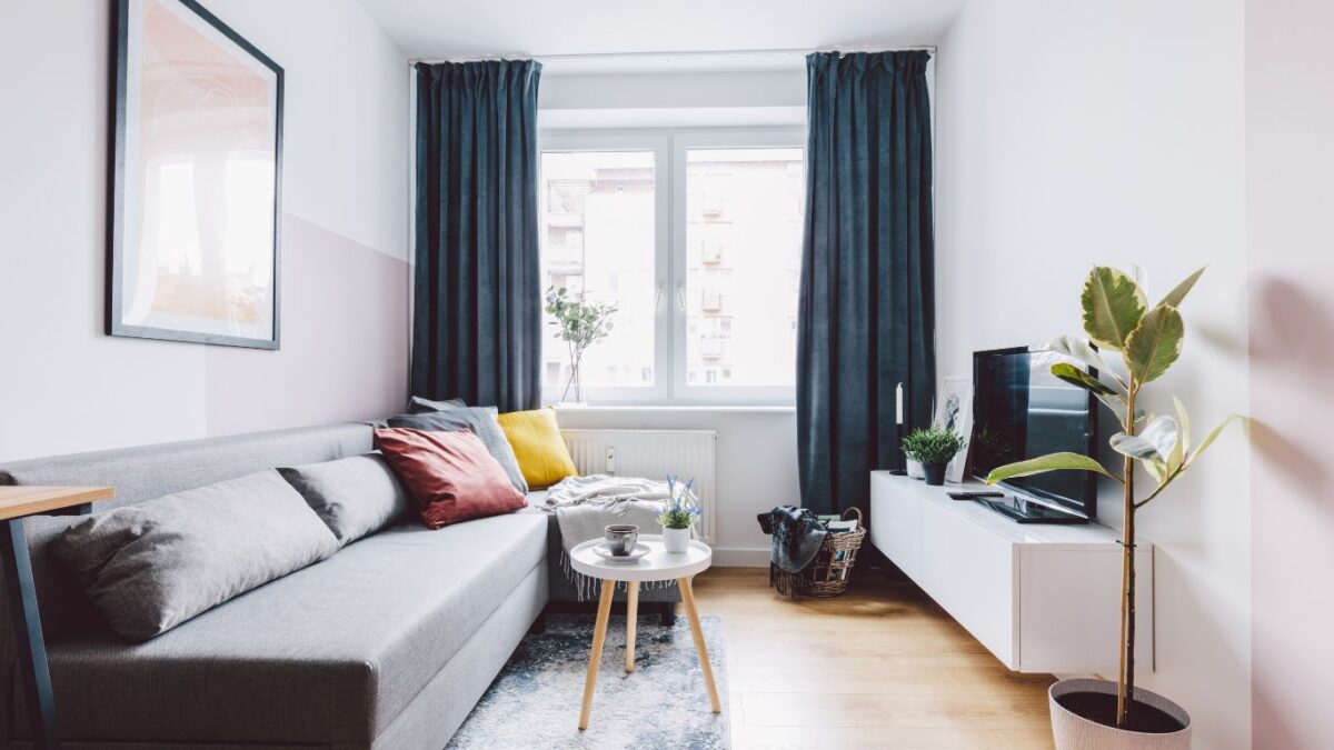 como decorar un salón pequeño para que parezca más grande